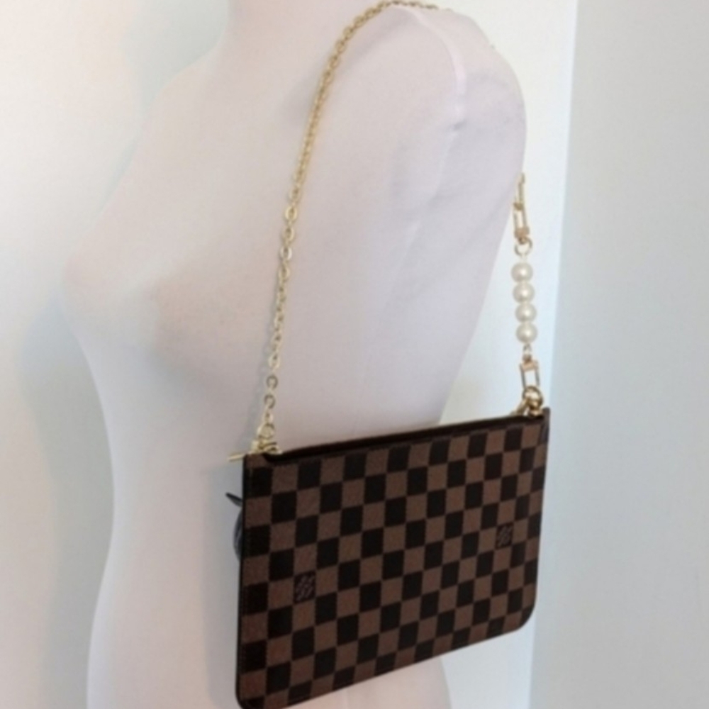 Authentic Louis Vuitton Neverfull Pouch